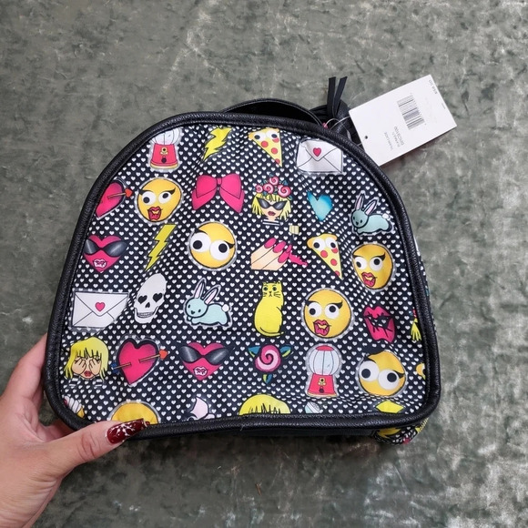 Betsey Johnson Emoji Train Case - Picture 2 of 9
